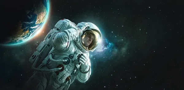 身处外太空，对人体来说会有多少奇怪的体验？