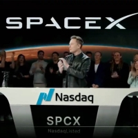 SpaceX上市首日市值突破2.1万亿美元：史上最大IPO的狂欢与隐忧